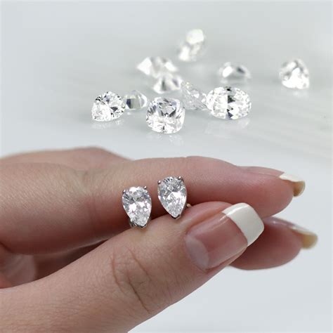 Lab-Grown Diamond Studs vs. Natural Diamond Studs – What’s the ...