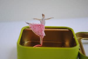 rainbowsandunicornscrafts: DIY Gliding Ballerina in a Tin Box Tutorial from Zakka Life here ...