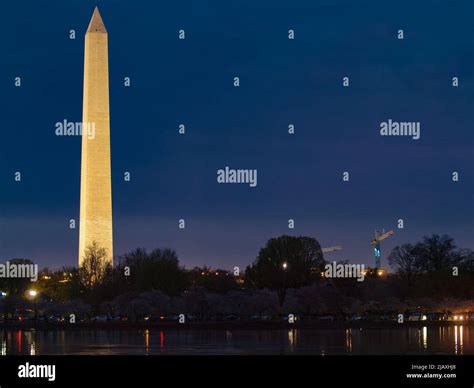 Washington Monument at night Stock Photo - Alamy