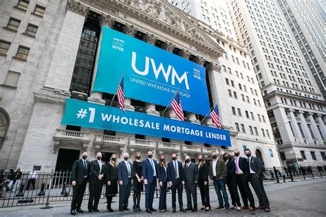 UWMC's Stock Price Forecast—Why Investors Should Wait