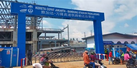 Stasiun Kereta Cepat Padalarang Disebut Proyek Siluman, Bangunan Pendidikan Jadi Korban