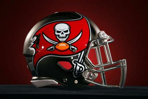 New Buccaneers helmet/logo | Tampa bay buccaneers, Tampa bay, Tampa bay buccaneers logo