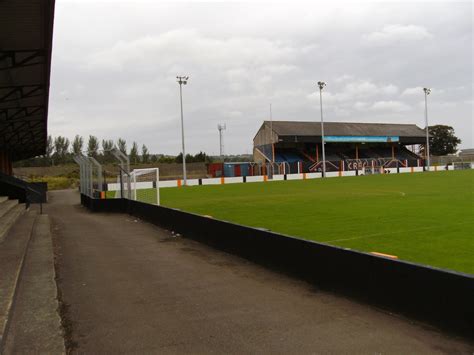 Extreme Football Tourism: NORTHERN IRELAND: Carrick Rangers FC