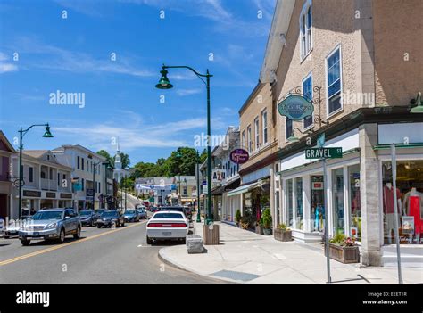 Main Street in downtown Mystic, Connecticut, USA Stock Photo - Alamy