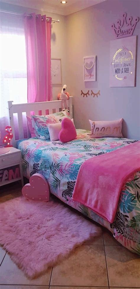 Lezorahs Flamingo Bedroom The Flamingos made me do it. | Little girl ...