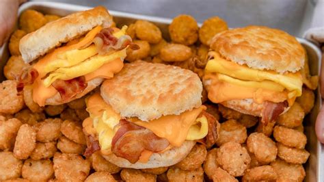 Hardee's: What Only True Fans Know About The Chain's Breakfast Menu