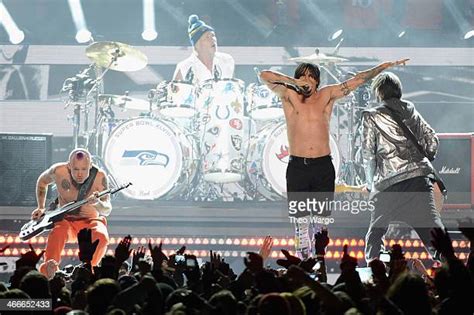 Anthony Kiedis And Josh Klinghoffer Photos and Premium High Res ...