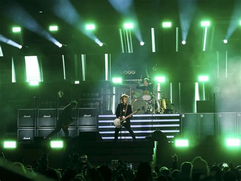 Green Day breaks out hits during Grey Cup halftime show in Hamilton | Calgary Sun