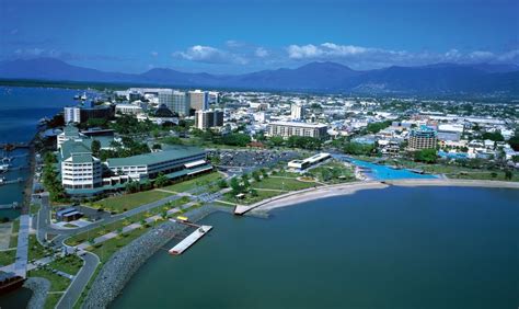 Cairns Tour - Esplanade Lagoon & Harbor & Pier Nightlife - YouTube