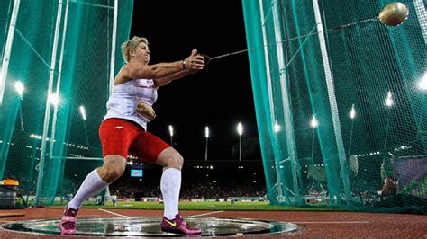 Anita Wlodarczyk sets world record in hammer throw | CBC Sports