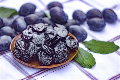 Prunes Benefits, Nutrition Facts, Preparation Methods, And Side Effects ...