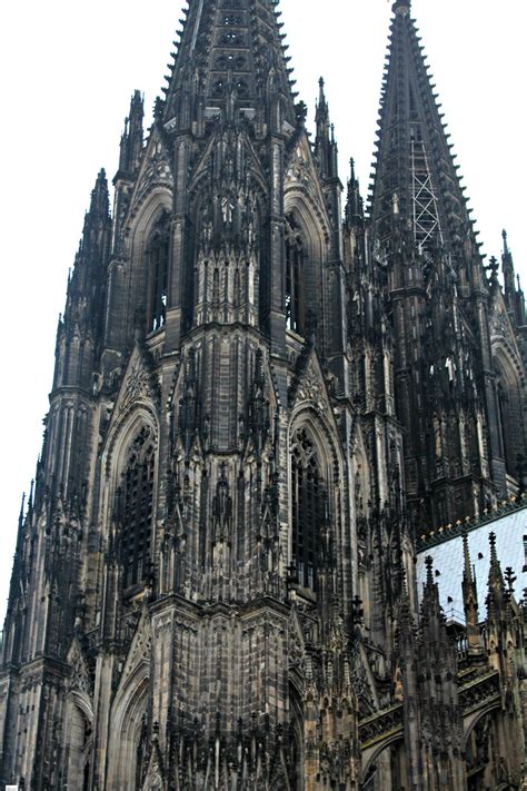 The Cologne Cathedral (Exterior) // Germany | Caravan Sonnet