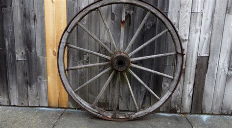 Vintage Wooden Wagon Wheel Free Stock Photo - Public Domain Pictures
