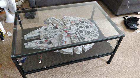 Otak besar Encommium ketegangan lego millennium falcon display table ...