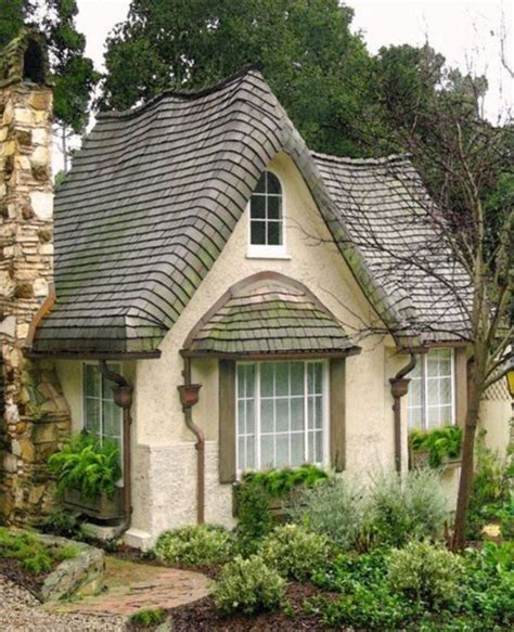 Inspiring English Cottage Decor Ideas 33 | Cottage, Tiny cottage, English cottage decor