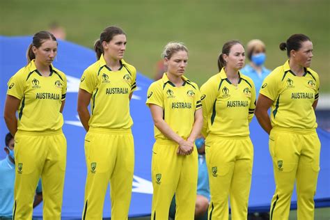 Australia kicks off Women's Cricket World Cup campaign with 12-run victory over England - ABC News