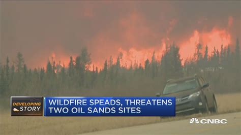 Canadian wildfire spreads, 88,000 people evacuated