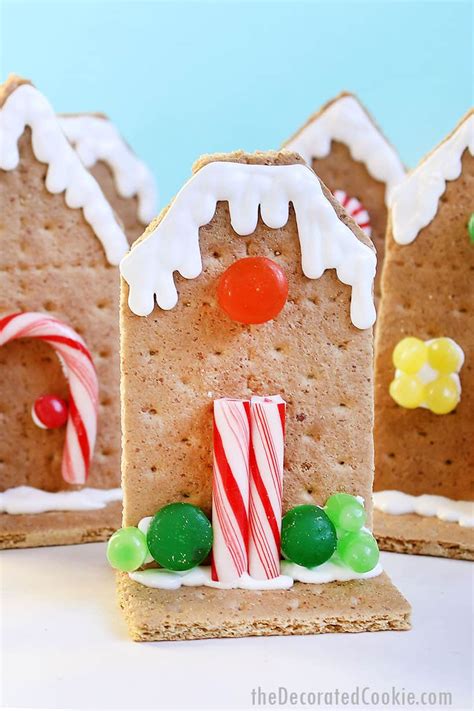 EASY GRAHAM CRACKER GINGERBREAD HOUSES for Christmas