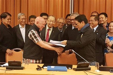 Government, Reds sign joint ceasefire agreement | Philstar.com