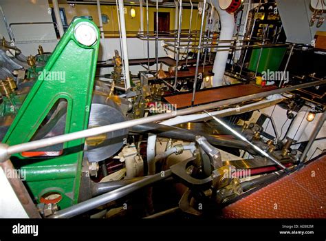 Engine room of the Paddle Steamer Waverley Stock Photo - Alamy