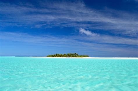 Premium Photo | Aitutaki and rarotonga lagoon, remote atolls pacific ocean, cook islands