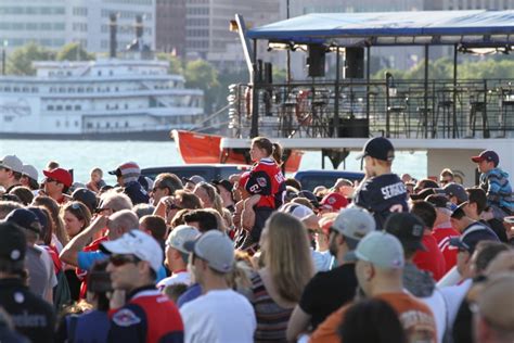 Windsor Spitfires Memorial Cup parade | CTV News