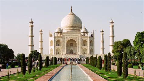 The Official New 7 Wonders of the World – The Taj Mahal | Rayburn Tours