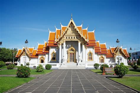 Sacred Places of Buddhism: Buddhist Temples in the World