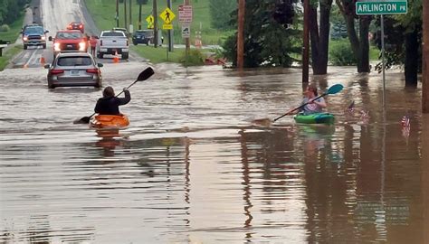 Emergency declared as heavy New York flooding kills 1