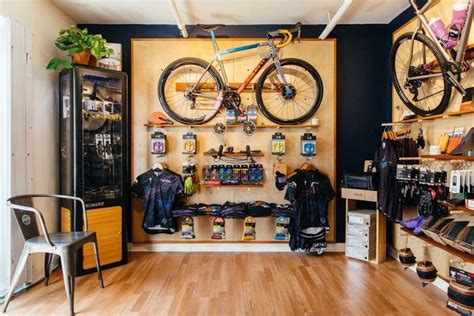 Simple small bike shop display | Gear room, Shop interiors, Garage bike