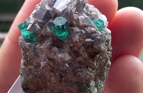 Former Gemfields exc.-led firm grabs Coscuez emerald mine in Colombia ...