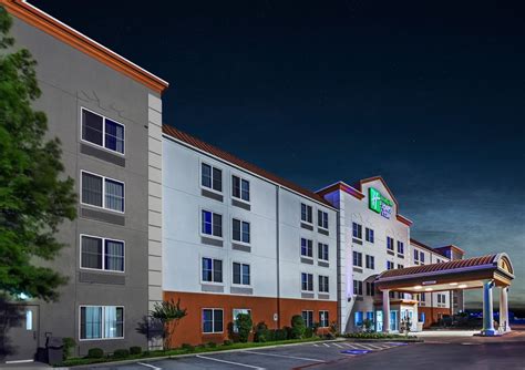 The Absolute Best Hotels in Lewisville [Updated 2024] - Dallas Nav