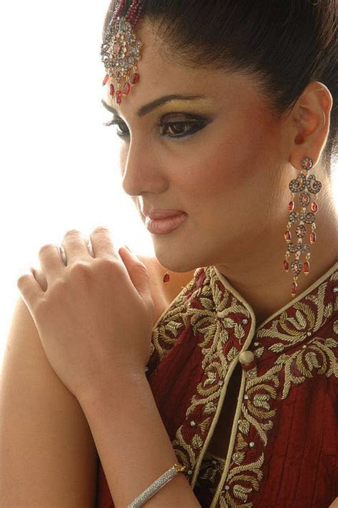 Pakistani TV Actress & Fashion Model Fiza Ali Biography & Photo Gallery ...