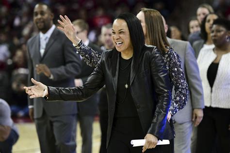 NCAA: Dawn Staley makes history with Naismith award