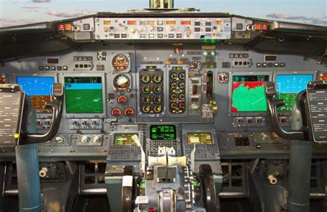 737-300 cockpit with upgraded panels : r/cockpits