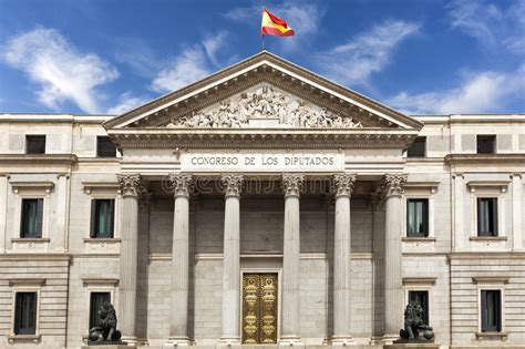 edificio-español-del-parlamento-65855112 (1) - José María Marco