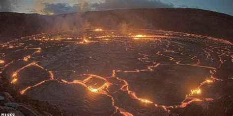 Photos show Hawaii's Kilauea volcano erupting again | Fox News