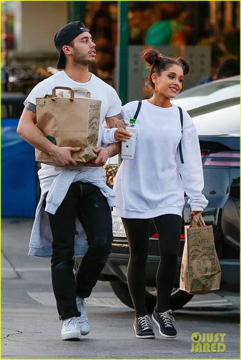 Ariana Grande & Boyfriend Ricky Alvarez Hold Hands While Grocery ...