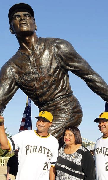 MLB Hall of Fame History: Roberto Clemente First Hispanic Player Inducted | FOX Sports