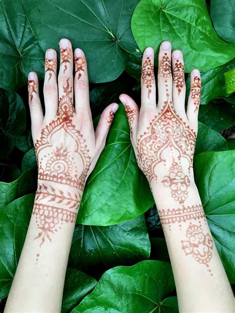 10+ Henna Tattoo Artist Ideas - Roses Tattoo For Men