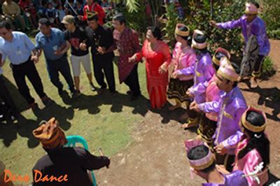 BUDAYA INDONESIA: budaya sulawesi tengah