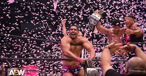 Anthony Bowens celebrates being the first gay champion in AEW history ...