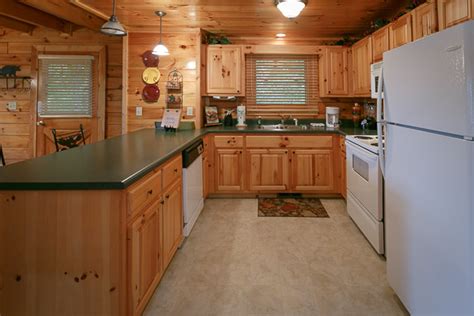 Pigeon Forge Cabin - Cozy Bear Cabin From $140.00