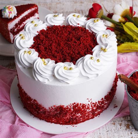 Red Velvet Cake in 2021 | Cake decorating designs, Simple birthday cake, Cake designs birthday