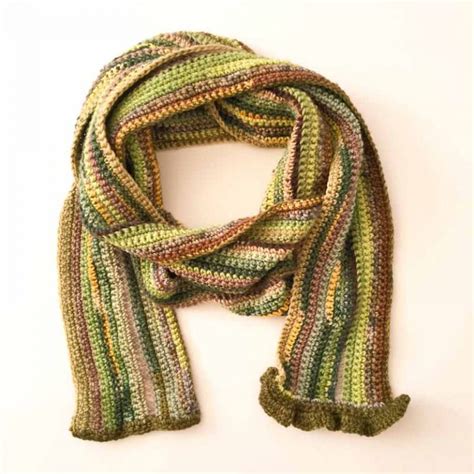 Scrap Yarn Scarf to crochet this winter • cowgirlblues