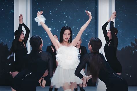 BLACKPINK’s Jisoo Launches ‘FLOWER’ Dance Practice Video & TikTok Challenge