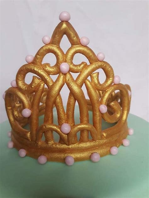 Tiara cake - Decorated Cake by Arty cakes - CakesDecor