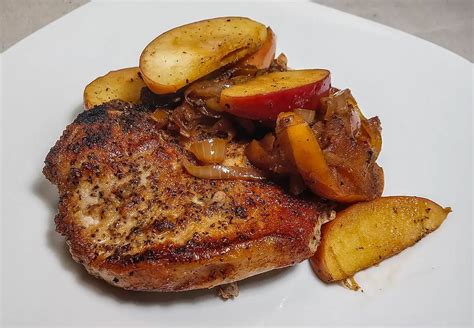 Low Sodium Pork Chops with Apples and Onions - Tasty, Healthy Heart Recipes