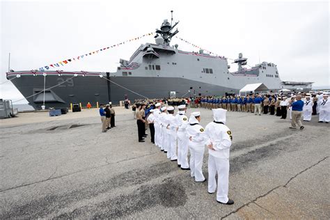 U.S. Navy commissions USS Richard M. McCool (LPD 29) - Naval News