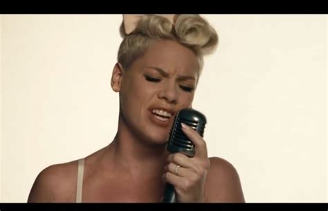 Wina Venus: Lyric Pink - Just Give Me A Reason (feat. Nate Ruess)